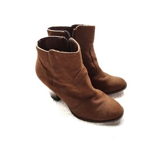 Used womens size 10, Breckelle's brand, brown heeled, zip up suede ankle boots